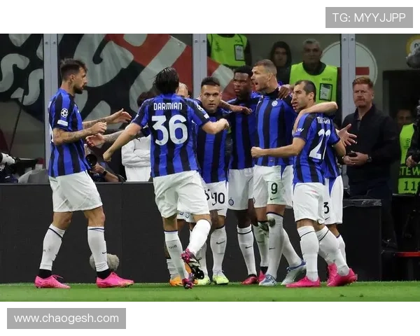 国际米兰强势登顶意甲榜首球队状态火热全力冲击新赛季冠军