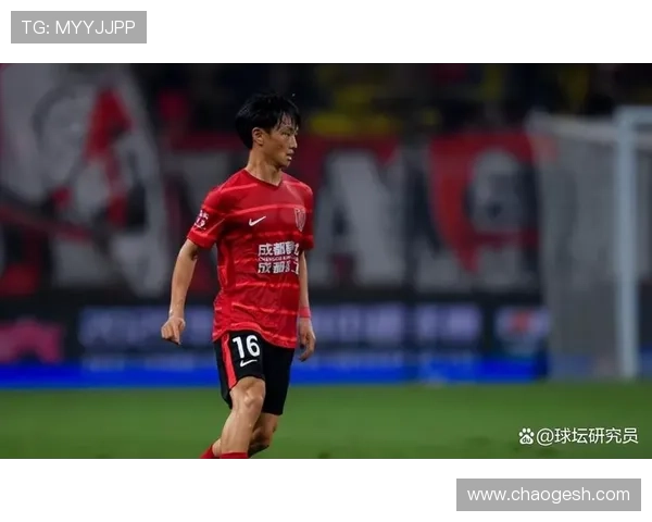 中国足球新周期起航 归化球员成焦点 国内外教练争锋合作共赢