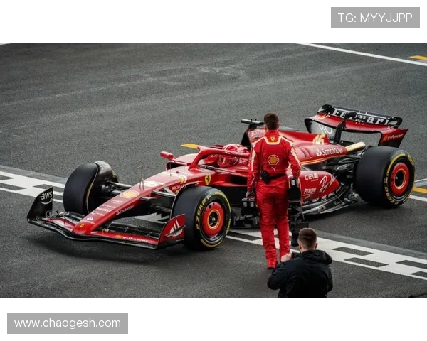 F1新赛季揭幕战前瞻车队阵容升级竞争白热化技术规则调整车手博弈加剧